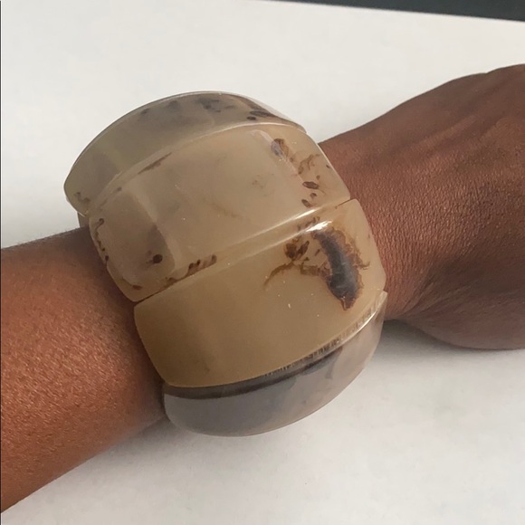 Beautiful plastic stone look bangle bracelet. - Picture 5 of 7